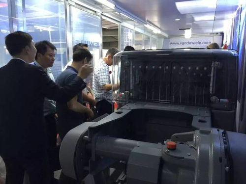 創(chuàng)新驅(qū)動(dòng) 范德威爾南京工廠擴(kuò)建竣工與新型提花機(jī)驚艷亮相